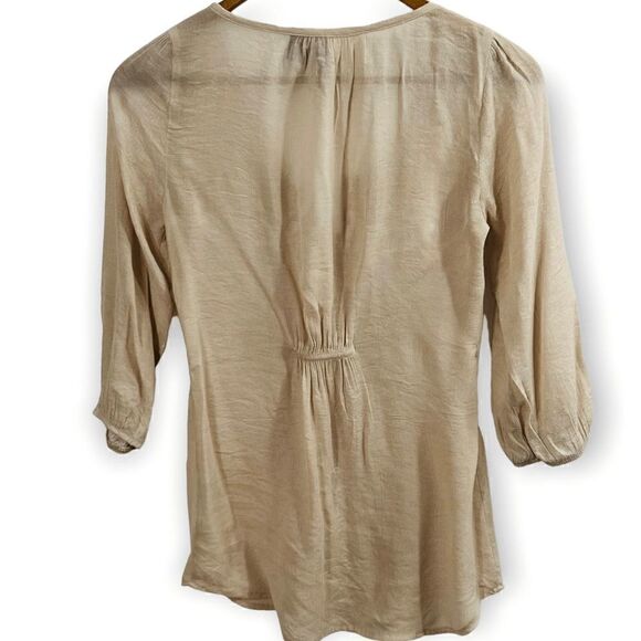 Full Tilt Blouse XS Beige 3/4 Sleeve Lace Pleated Boho Top - Picture 4 of 10